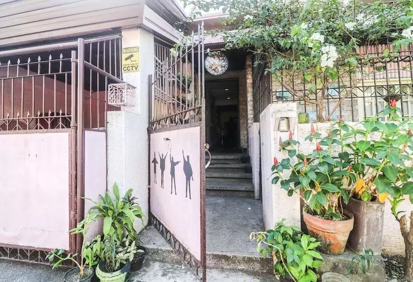 ホテル Kamuning Hostel