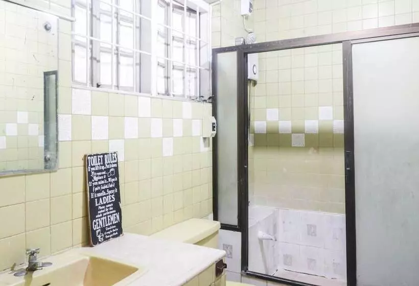 ホテル Kamuning Hostel