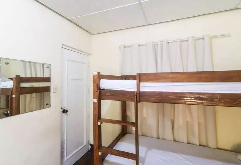 ホテル Kamuning Hostel