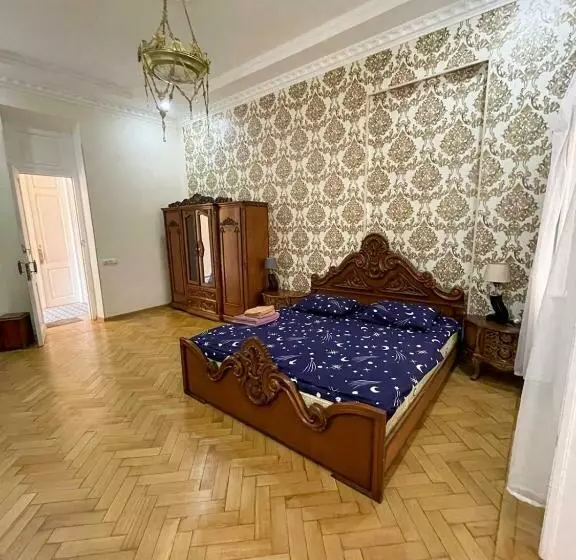 هتل Leon Rooms