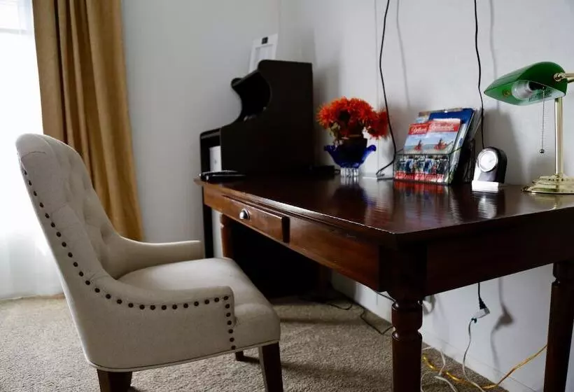 Hotelli Lou And Francis Guesthouse