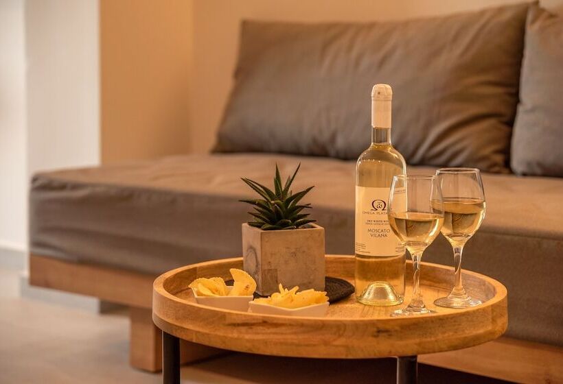 בית מלון כפרי Omega Platanias