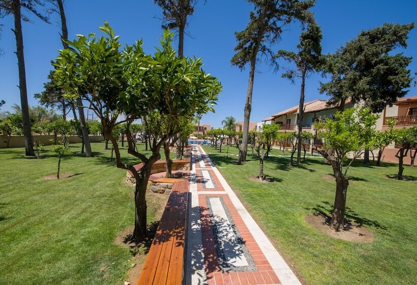 בית מלון כפרי Omega Platanias