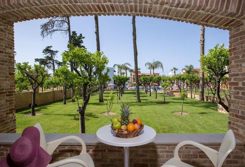 בית מלון כפרי Omega Platanias