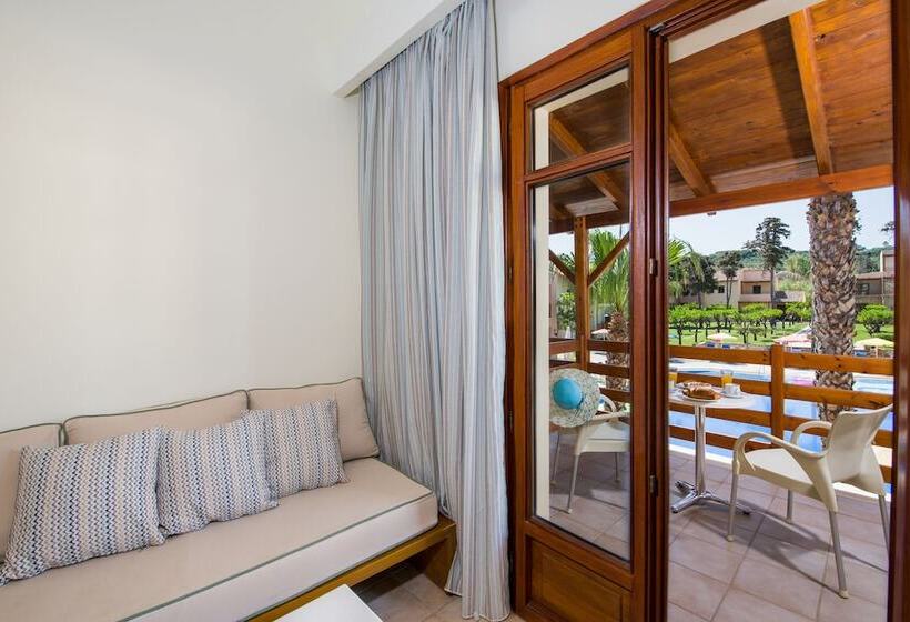 בית מלון כפרי Omega Platanias