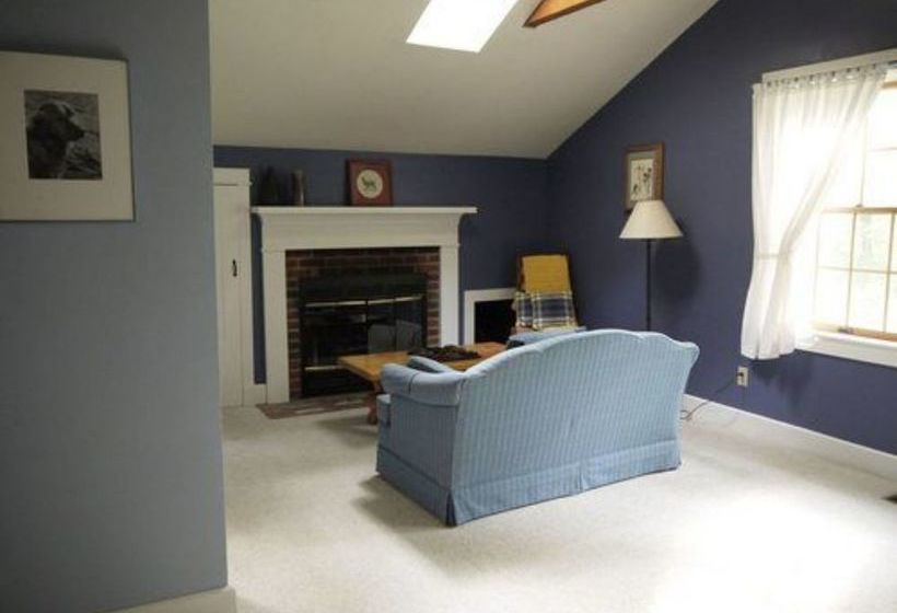 فندق Pine Hollow Inn