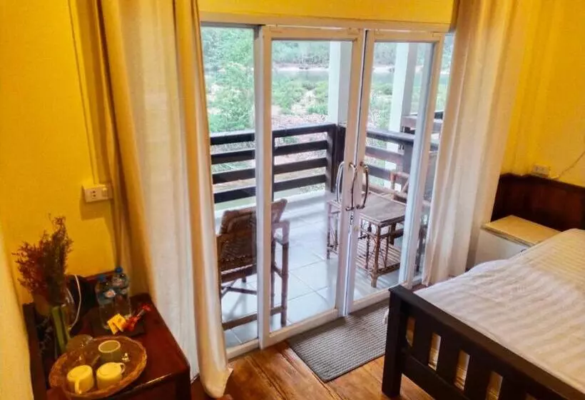 ホテル Riverview Bungalows & Gh