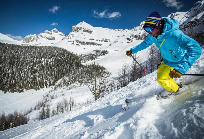 هتل Sunshine Mountain Lodge