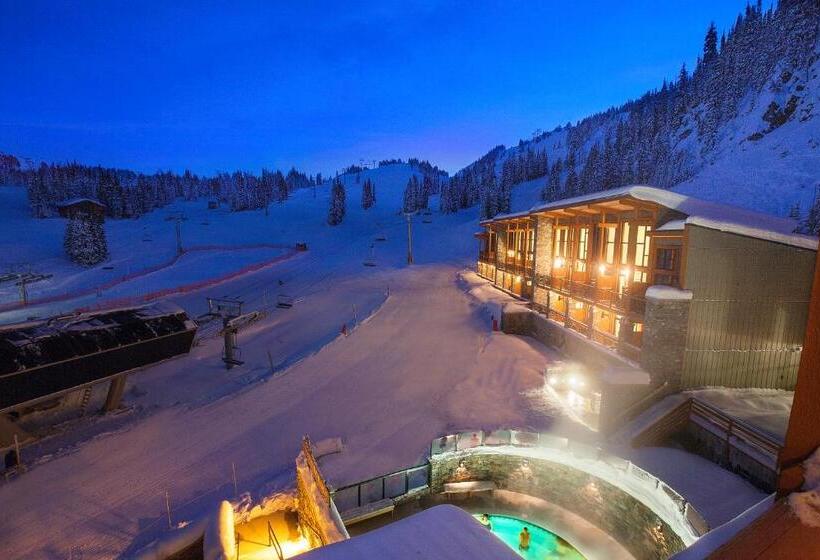 هتل Sunshine Mountain Lodge