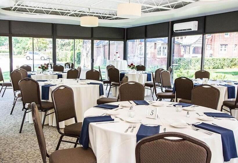 فندق The Manor On Front