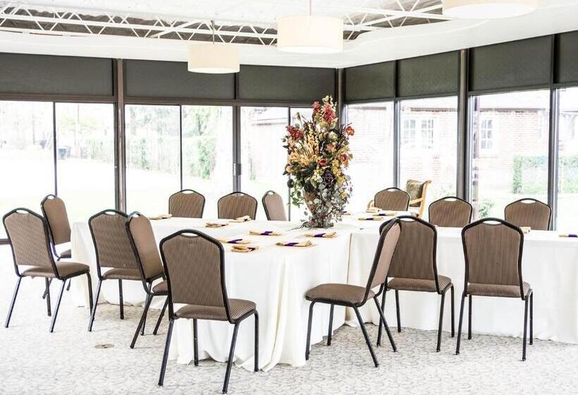 فندق The Manor On Front