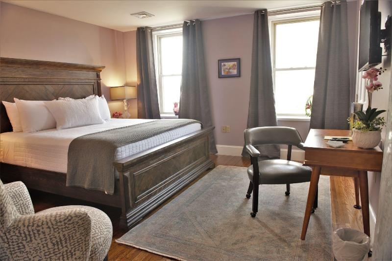 فندق The Manor On Front