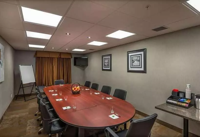 Hotelli Timber Ridge Inn And Suites