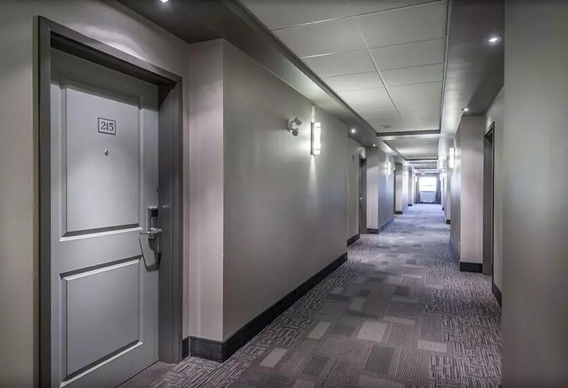 Hotelli Timber Ridge Inn And Suites