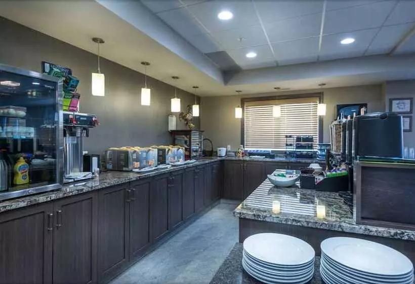 Hotelli Timber Ridge Inn And Suites