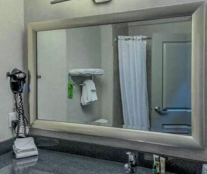 Hotelli Timber Ridge Inn And Suites