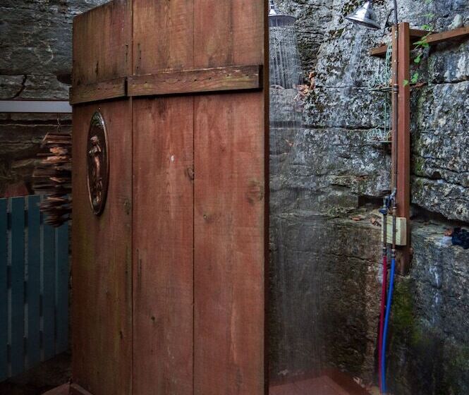 فندق Cliff Cottage Inn