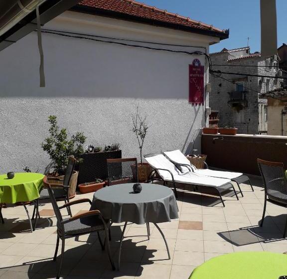 فندق Guest House Klaudija