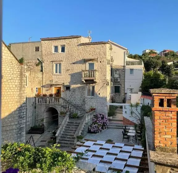 Hotelli Guest House Klaudija