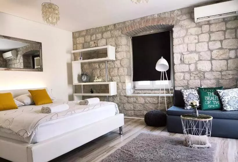 Hotelli Guest House Klaudija