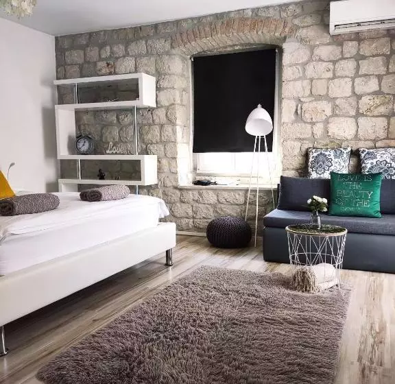 Hotelli Guest House Klaudija