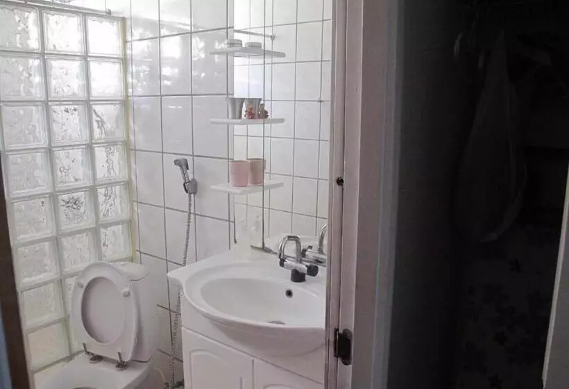 Hotelli Guesthouse Sharon Aarhus