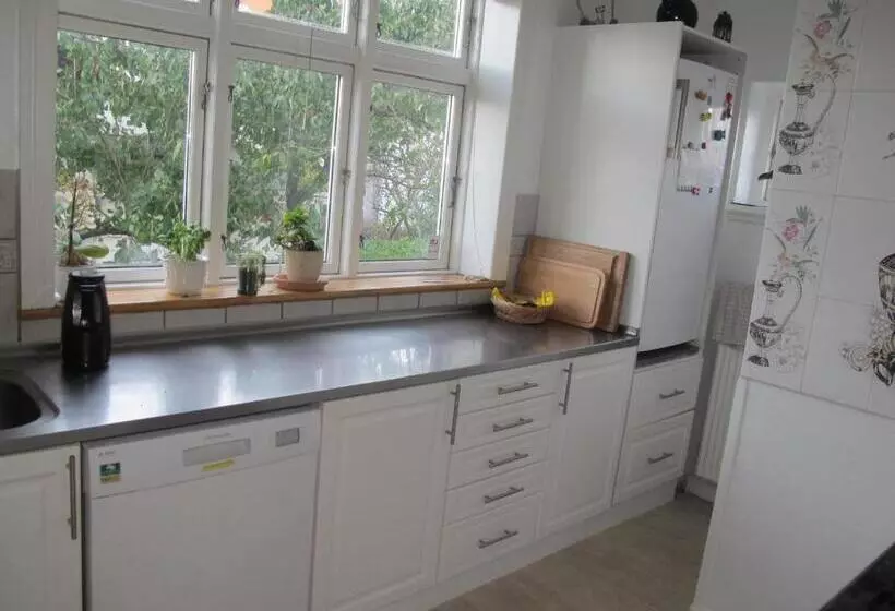 Hotelli Guesthouse Sharon Aarhus