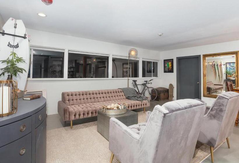 Отель House Of Trestles   Hostel