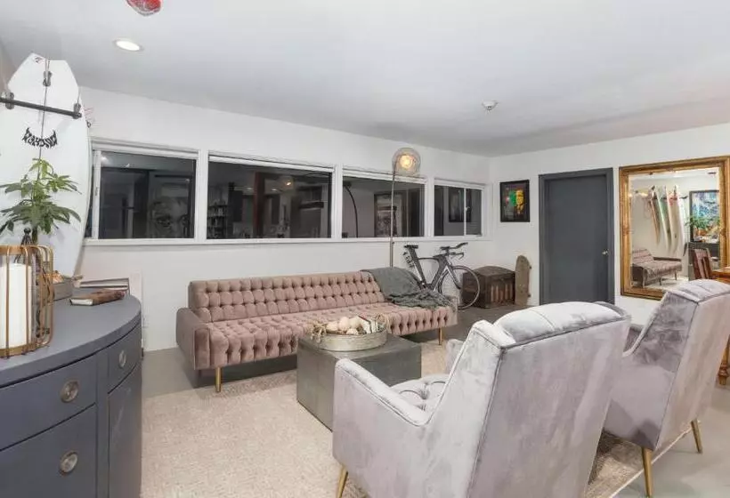 هتل House Of Trestles Hostel