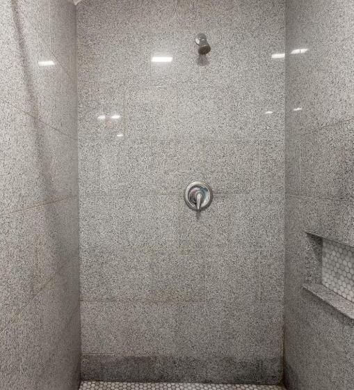 Отель House Of Trestles   Hostel