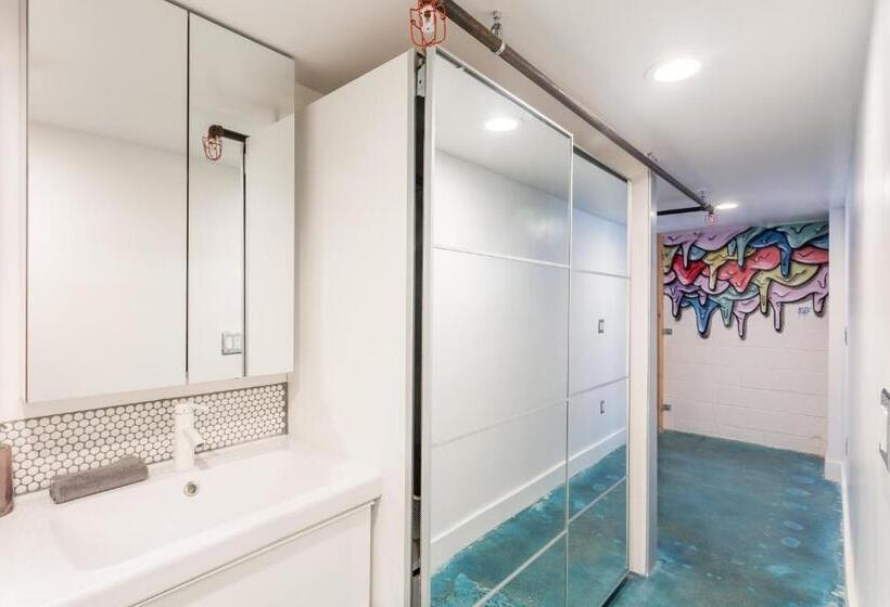 Отель House Of Trestles   Hostel