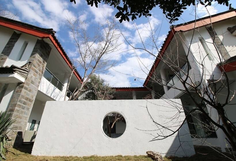 호텔 Lijiang Shuhe Travelling With