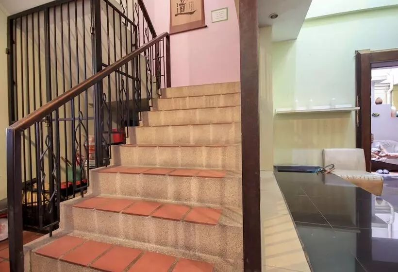 Hotel Phuket Backpacker Hostel