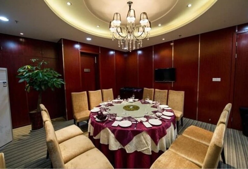 فندق Queens Palace