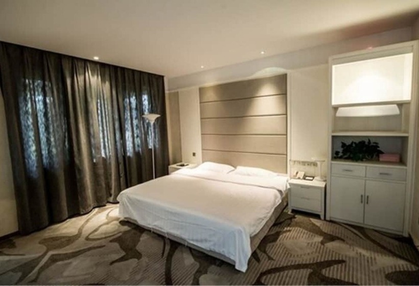 فندق Queens Palace