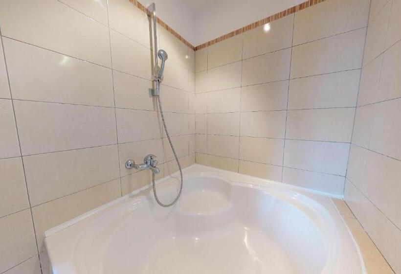 هتل Riva Apartments