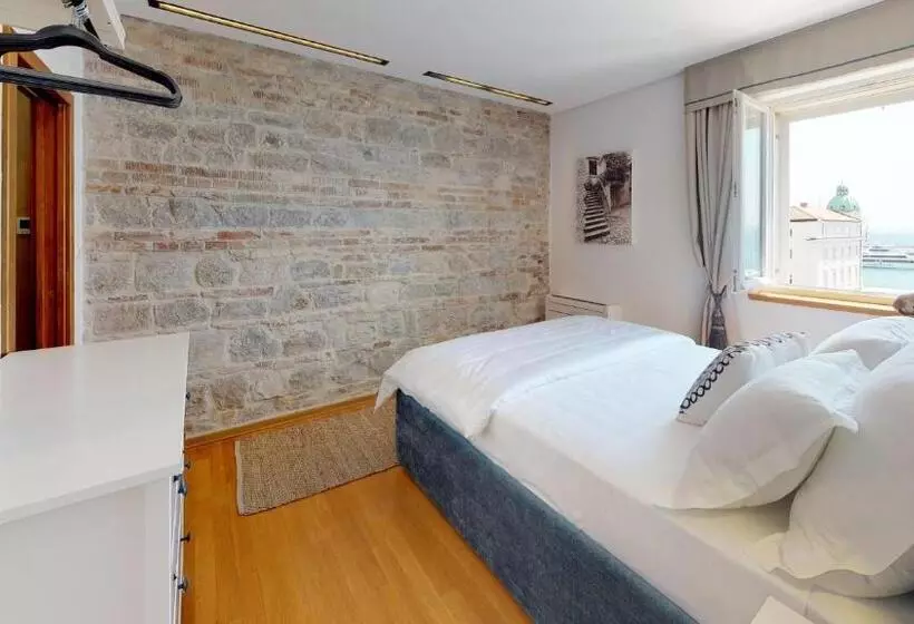 هتل Riva Apartments