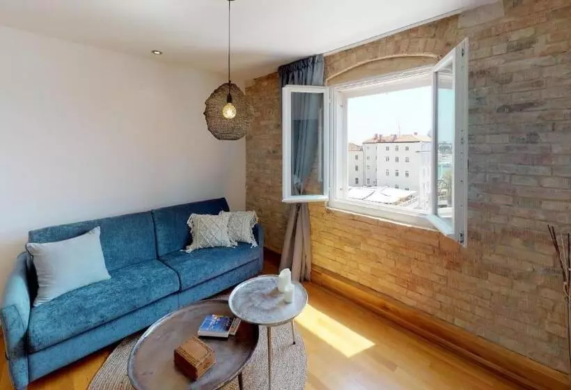 هتل Riva Apartments