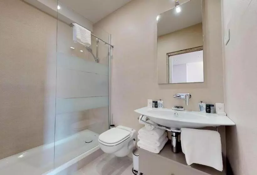 هتل Riva Apartments