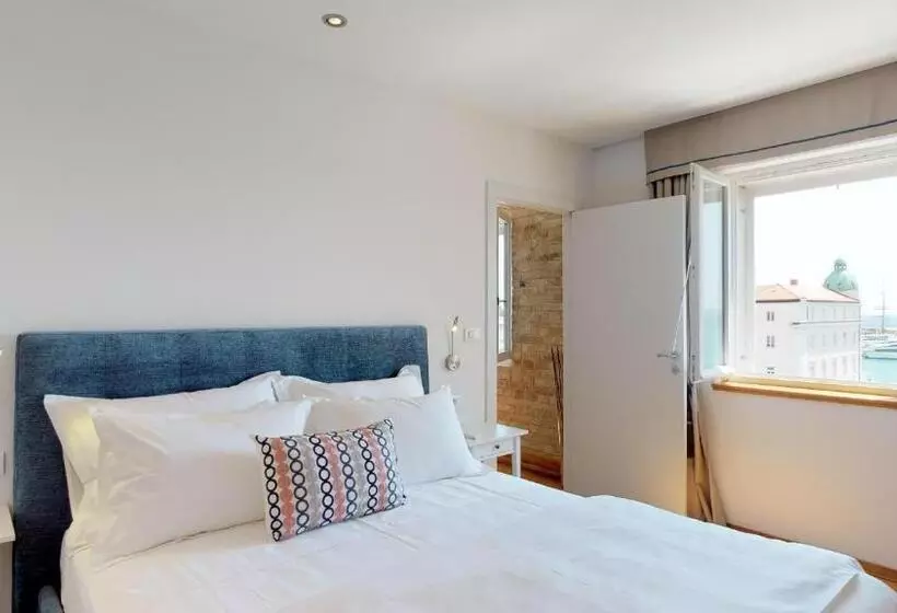 هتل Riva Apartments
