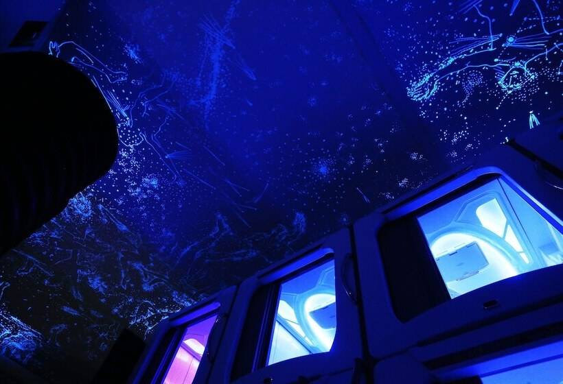 فندق Subspace Hostel