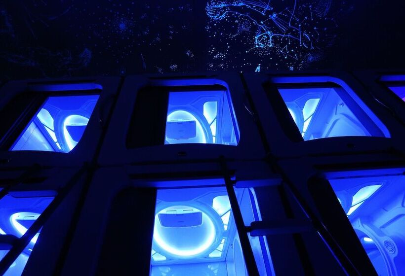 فندق Subspace Hostel