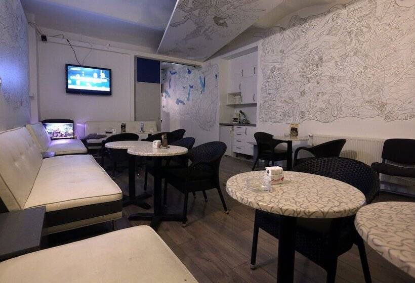 فندق Subspace Hostel