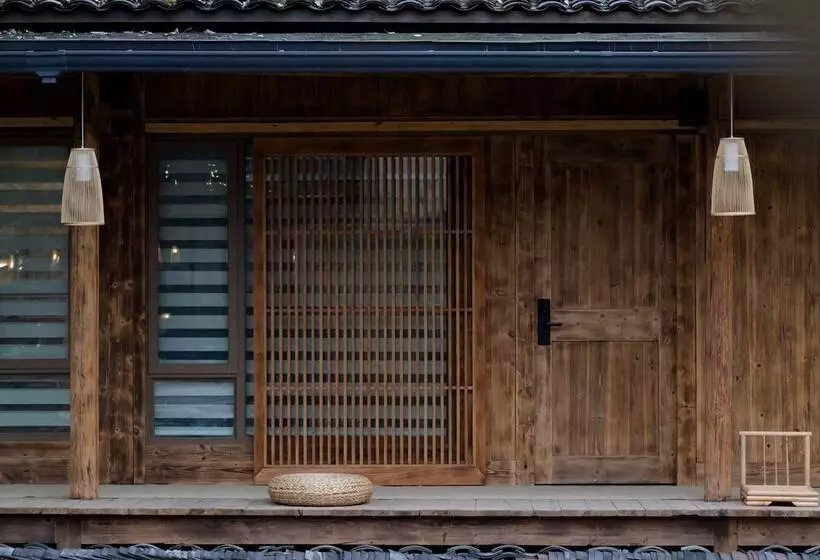 Hotelli Sukham Advesa Emei