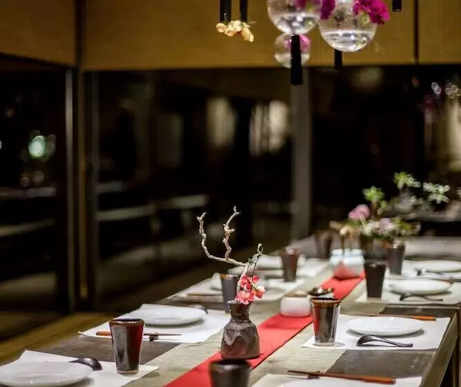 Hotelli Sukham Advesa Emei