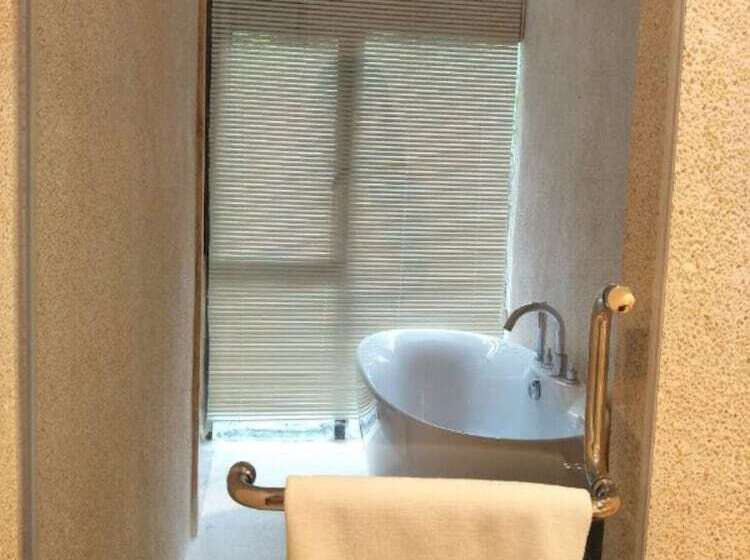 בית מלון כפרי Sukham Advesa Emei