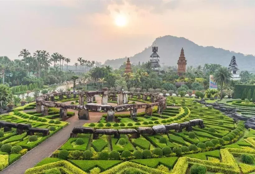 Hotelli The Aam Resort