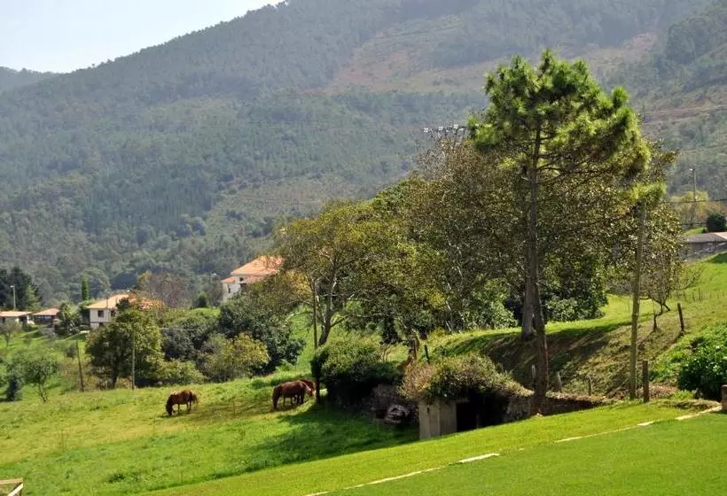 Hotelli Apartamentos Rurales Casona La Sierra