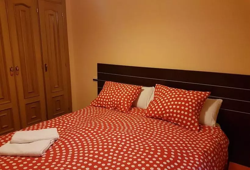هتل Avila Flats Soterrana Plaza Del Ejercito