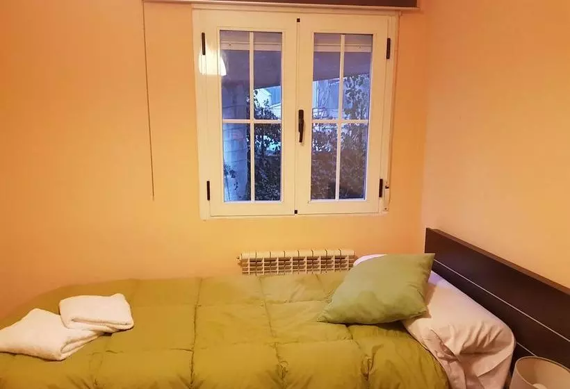 هتل Avila Flats Soterrana Plaza Del Ejercito